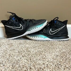 Kyrie 7 basketball shoes